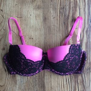 Victoria’s Secret bra 36D